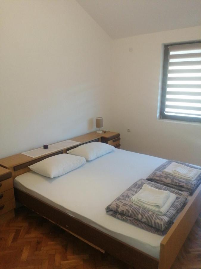 Domacinstvo Trifunovic Apartment Pretresnja Exterior photo